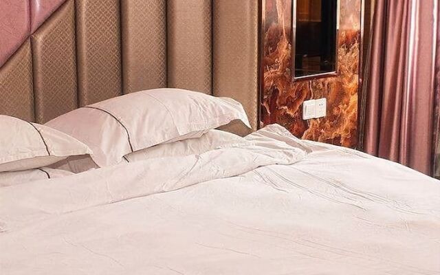 Chaolv Business Hotel