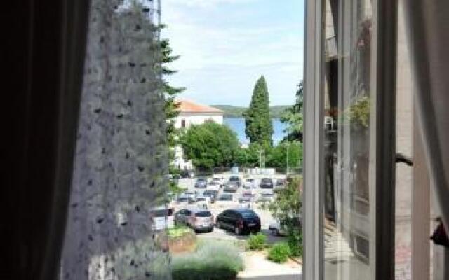 Amphitheatre Premium Apartment with Seaview