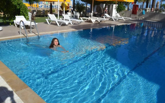 Admiral Hotel