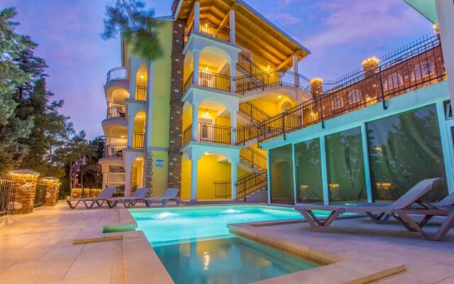 Palace Paulina Luxury Residence