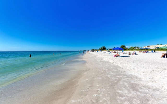 Anna Maria Island Surfside Bungalow