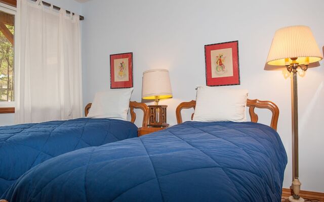 Neskowin Nest 4 Br home by RedAwning