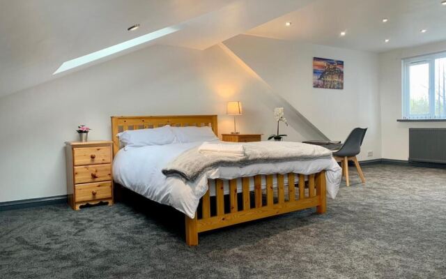 Stunning 5bed House in Birmingham Contractors Also