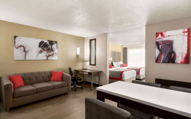 Ramada by Wyndham Suites Orlando Airport