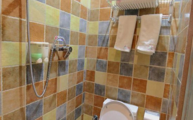 OYO Nanchang Happy Waterbed Literature Hotel