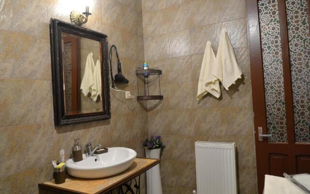 Natia's apartment on Dadiani st.