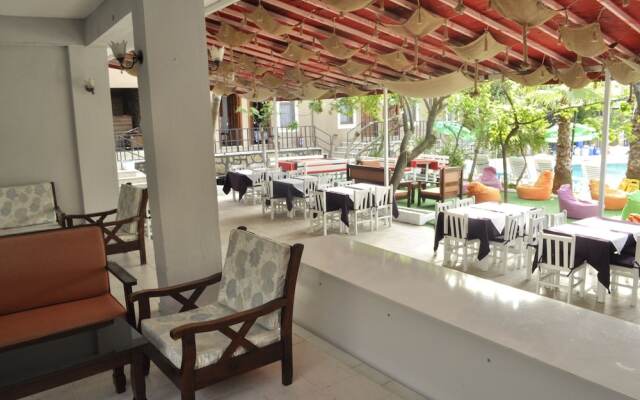 Nicholas Garden Hotel