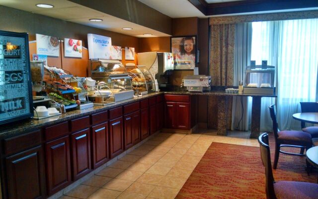 Holiday Inn Express Hotel & Suites Providence-Woonsocket by IHG