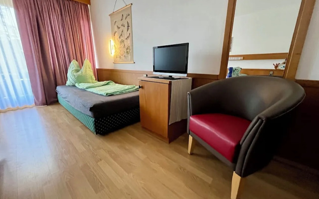 Apart Hotel Goldener Hahn Baiersbronn, Ferienwohnungen | Frühstück, Sauna & Indoorpool