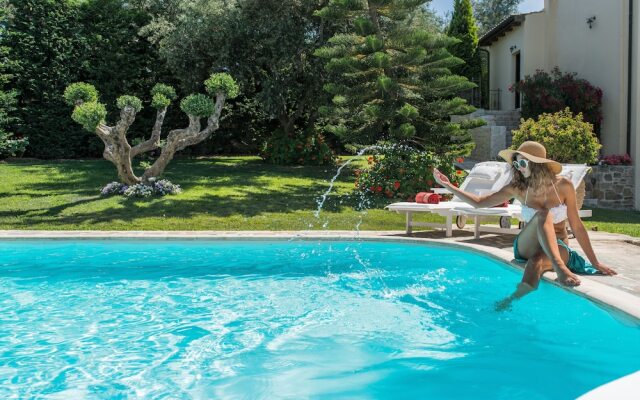 Bozonos Luxury Villa