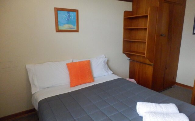 Thomas's Catlins Lodge and Camp Ground