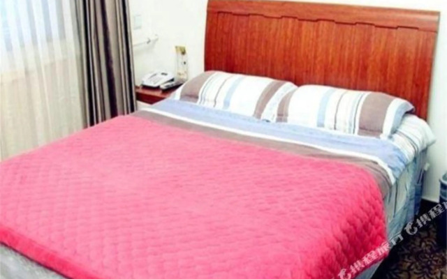 Qianyuan Hotel (Dalian Xi'an Road Shop)