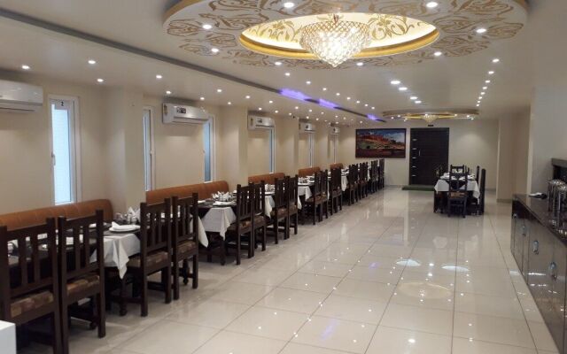 Hotel Royal Amer City
