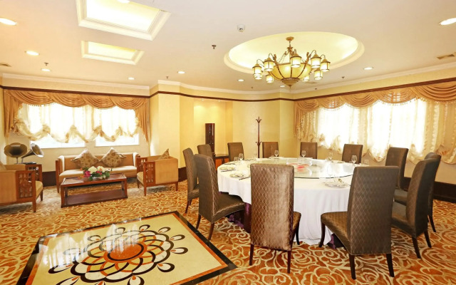 Grand Palace Hotel