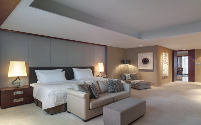 New World Wuhan Hotel