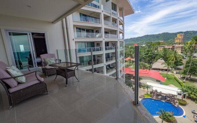 Condominio Diamante del Sol by CRHR