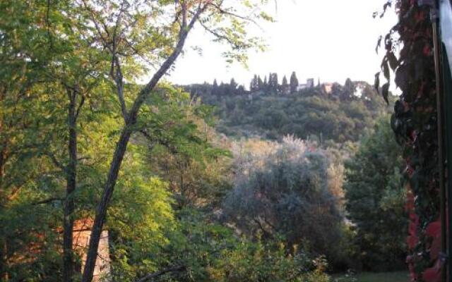 Fattoria Il Leccio Independent Apartment on Florence Hills