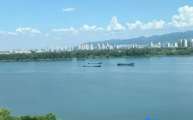 Yunshang Chunjiang City Homestay (Tonglu Fuchunjiang Branch)