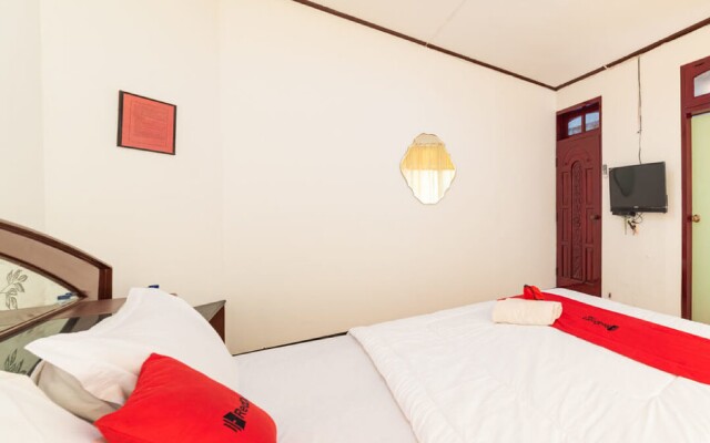 RedDoorz Syariah near Balai Kota Batu