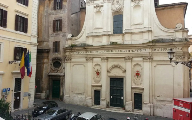 Campo Dei Fiori Stunning And Quiet