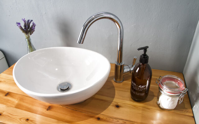 Kogman and Keisie Guest Farm