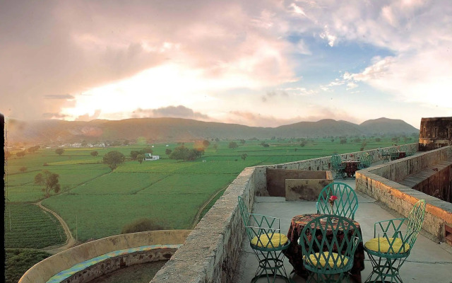 Neemrana's - Hill Fort - Kesroli