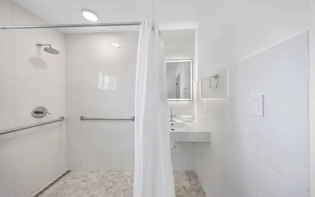 1-BR retreat in the City Centre