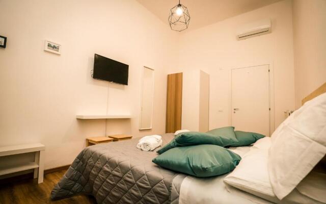 Hostly - Nicole Apartment Pontedera - 2BR in Full Center