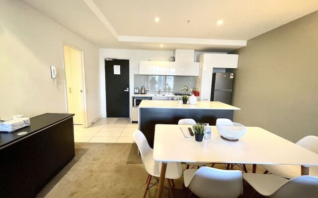 ReadySet Apartments on Spencer West
