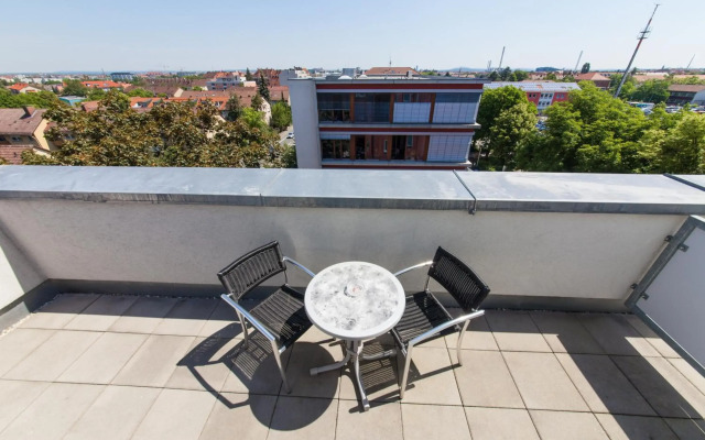 NOVINA HOTEL Tillypark