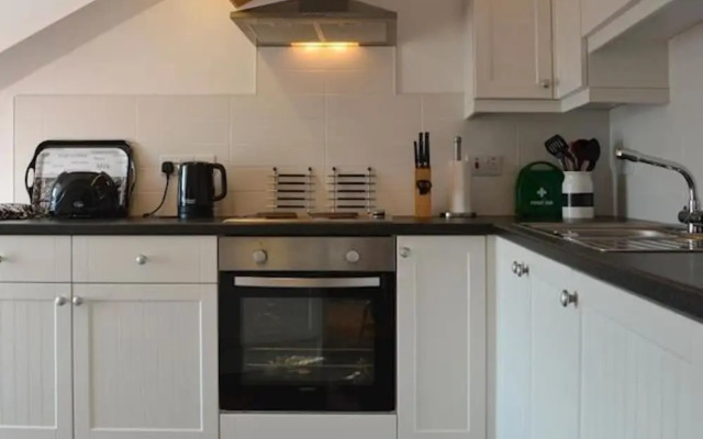 2 Bedroom Apartment + Sea View