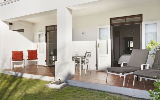 Winelands Golf Lodges 18