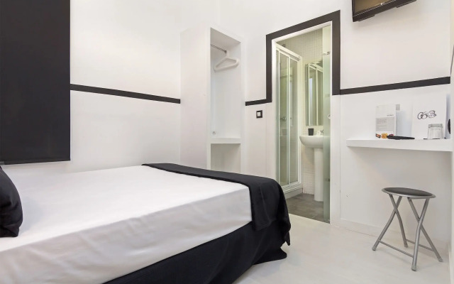 Hostal Gran Via 63 Rooms
