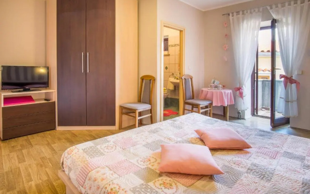 Apartments & Rooms Iva