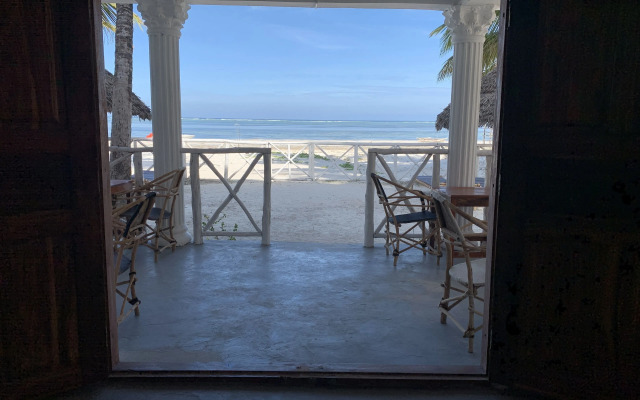 African Paradise Beach Hotel