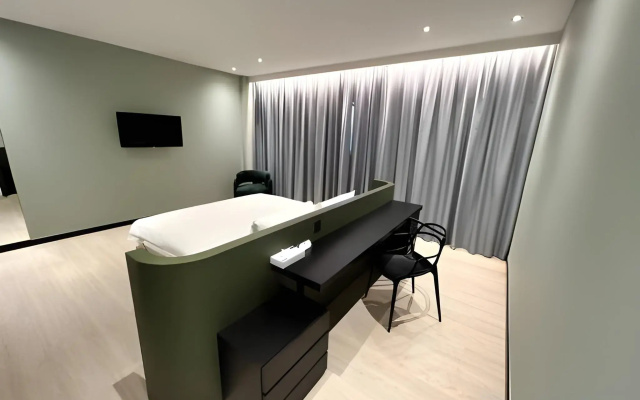Crystal Crown Kuala Lumpur