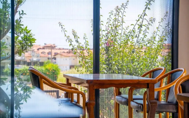 Side Azalia Garden