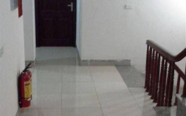 Avi Transit Hotel
