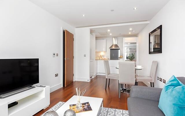 Thesqua.re Lincoln Plaza Apartments
