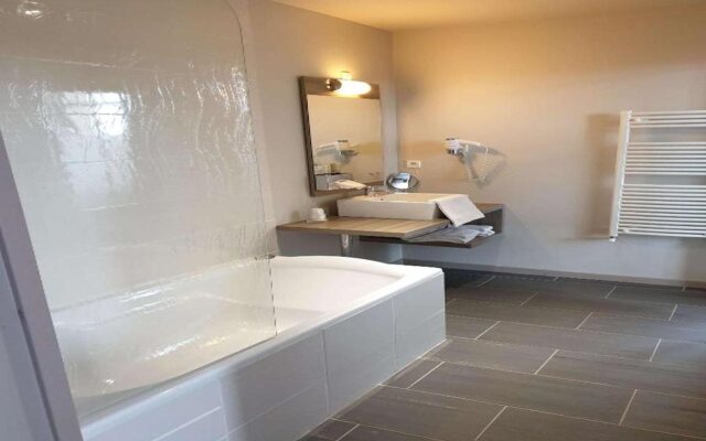 Brit Hotel Spa Le Connetable