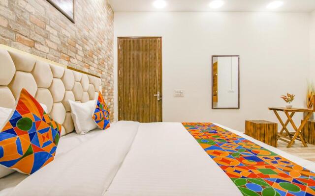 FabHotel Sky Lark Farm