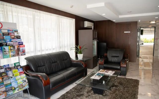 Quality Suites Alexander Inn
