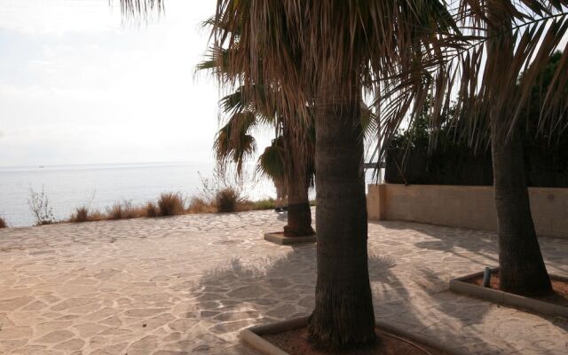 Luxurious Villa with Private Pool in Les Rotes