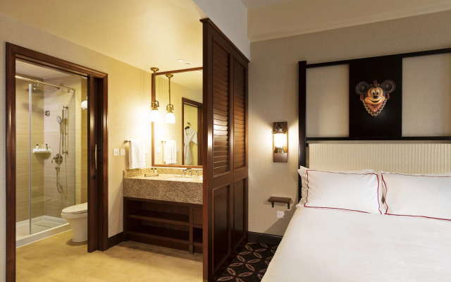 Disney Explorers Lodge