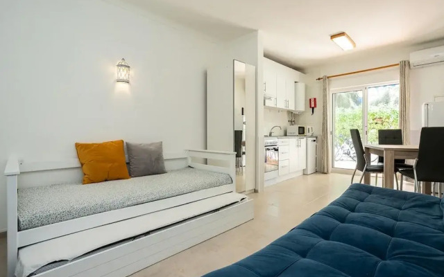 Nice Terrace and Pool Alvor Flat