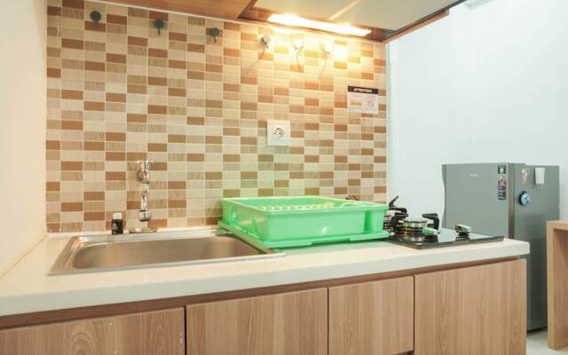 Lovely and Strategic Studio at Green Pramuka Apartment