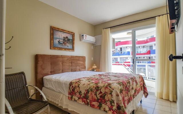 Apartamento para 6 pessoas frente piscina - HB37F