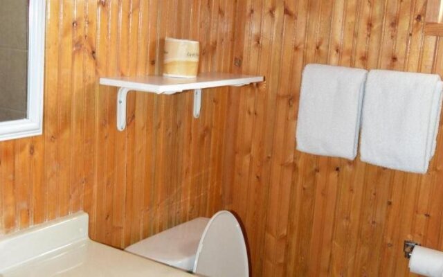 Green Acre Motel by OYO Near Rush County Airport