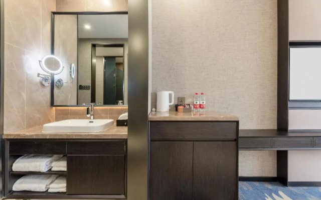 Rezen Dong Hotel (Xi'an Bell Tower Provincial Government Store)