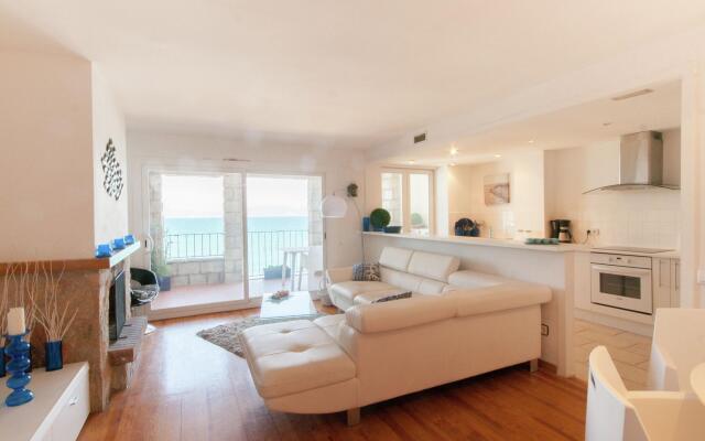 Luxury Apartment in L'Escala Catalonia with Beach Nearby
